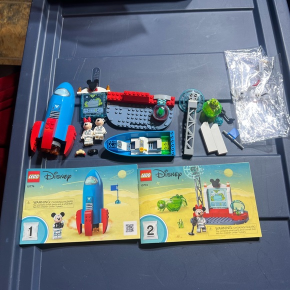 LEGO Disney Mickey Mouse Rocket Adventure Set 10774 - Picture 3 of 3